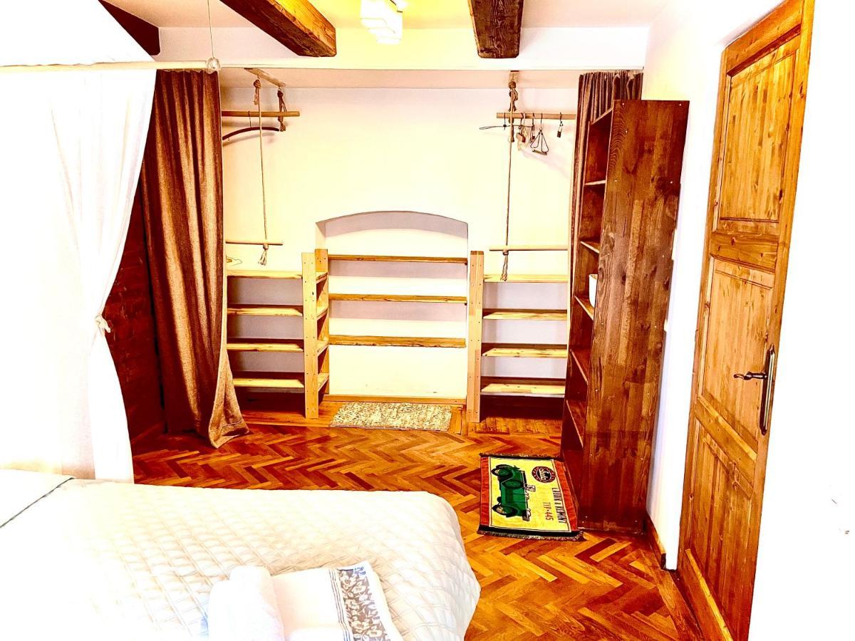 Apartament Rustic In Centrul Istoric Apartment Брашов Екстериор снимка